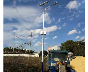 鄉間道路太陽能路燈