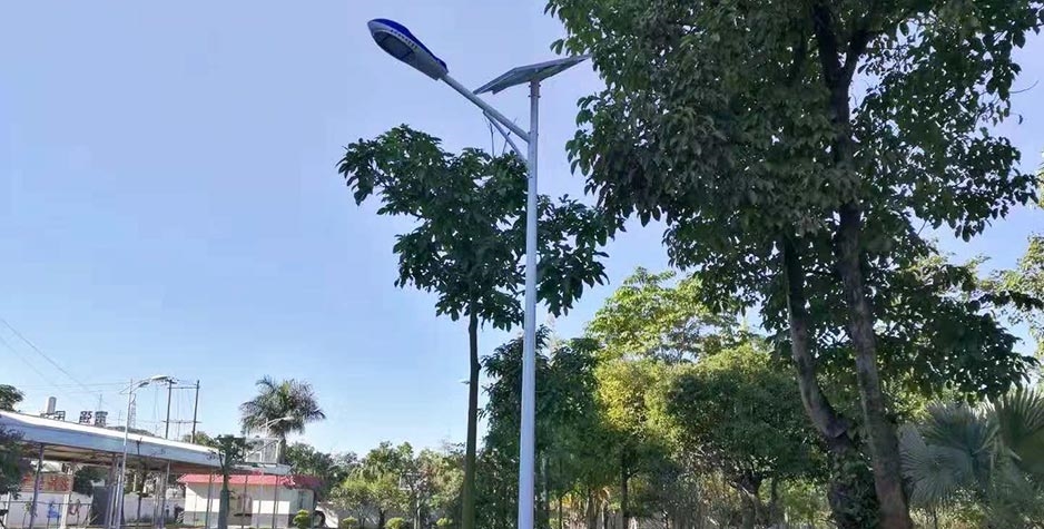 戶外停車場太陽路燈